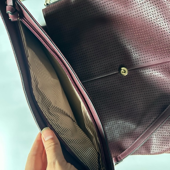 Leather burgundy Market & Spruce handbag / purse ! Amazing   New condition - Picture 15 of 16